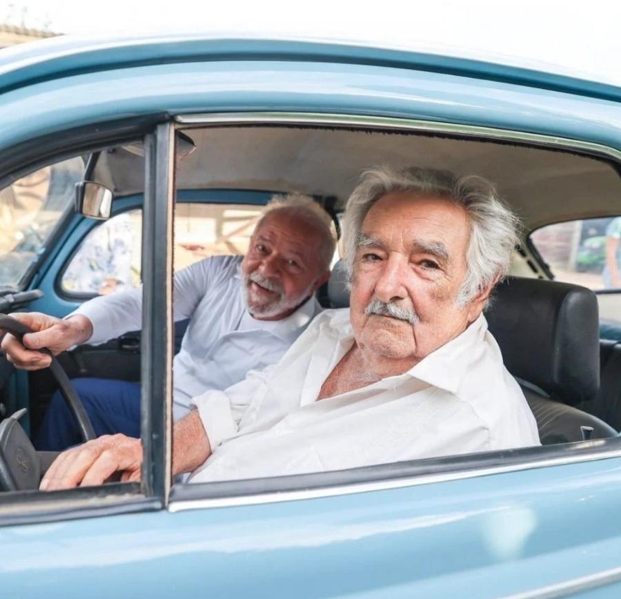 Πέθαvε o Χοσέ Μουχίκα σε ηλικία 89 ετών γνωστός ως ο «φτωχότερος Πρόεδρος του πλανήτη»