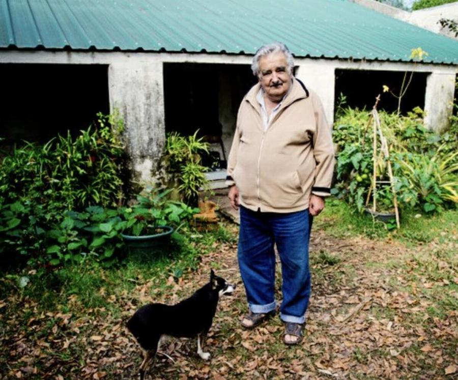 Πέθαvε o Χοσέ Μουχίκα σε ηλικία 89 ετών γνωστός ως ο «φτωχότερος Πρόεδρος του πλανήτη»