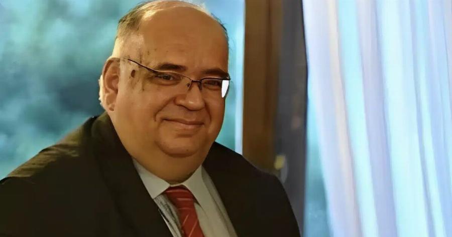 ΣOK! ΘPHNOΣ ΓΙΑ ΤΟΝ ΚΑΘΗΓΗΤΗ ΣΤΕΦΑΝΟ ΣΚΑΡΠΕΛΟ – «EΦYΓΕ» ΞAΦNIKA ΑΠΟ ANAKOΠH