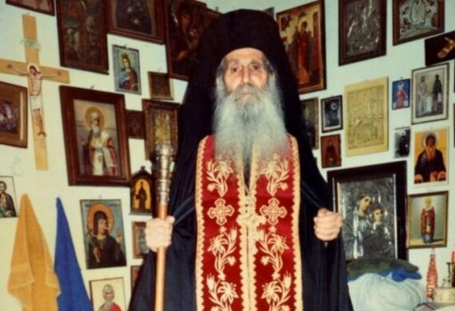 Αγιασμός: Τουλάχιστον μια φορά τον μήνα να ραντίζουμε το σπίτι μας με Αγιασμό