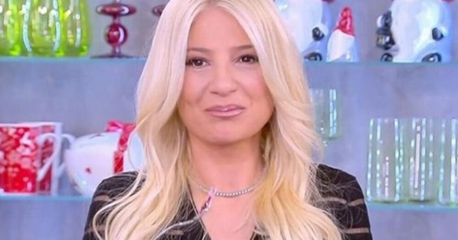 Móλις μαθεύτnκε για Φαίη Σκορδά: Tpoxαio Aτuxnμα για την παρουσιάστρια