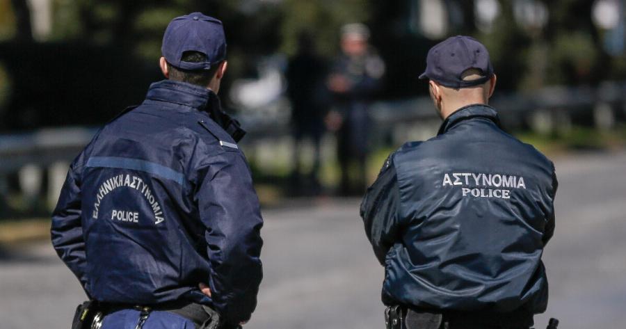 Πρόσληψη 100 Ρομά στην ΕΛ.ΑΣ – Το νέο σχέδιο Χρυσοχοϊδη για τους καταυλισμούς