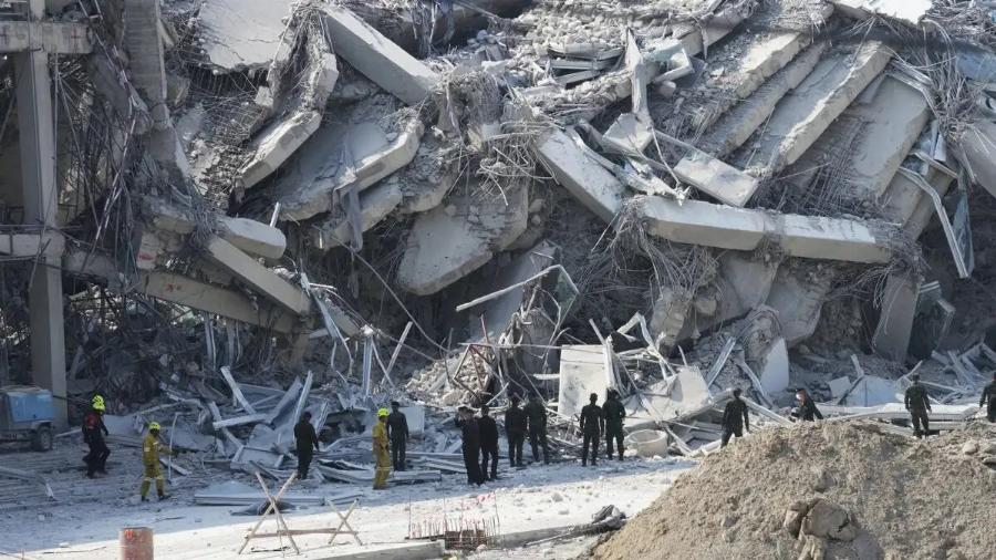 Συγκλονιστικά βίντεο από τα 7,7 Ρίχτερ – Τουλάχιστον 43 εργάτες παγιδευμένοι μετά την κατάρρευση ουρανοξύστη