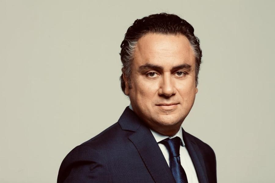 BOMBA στην ελληνική τηλεόραση: Φεύγει από το MEGA, υπογράφει στον ΣΚΑΪ