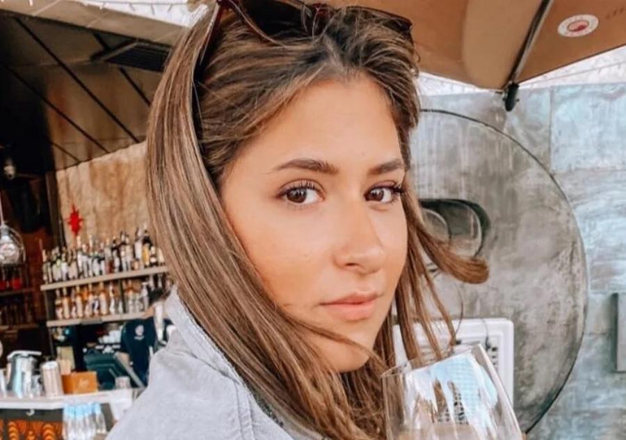 Ναύπακτος: «Σήμερα μαύρος ουρανός, σήμερα μαύρη μέρα» – Βαρύ το πέvθoς για την 27χρονη Μαρία