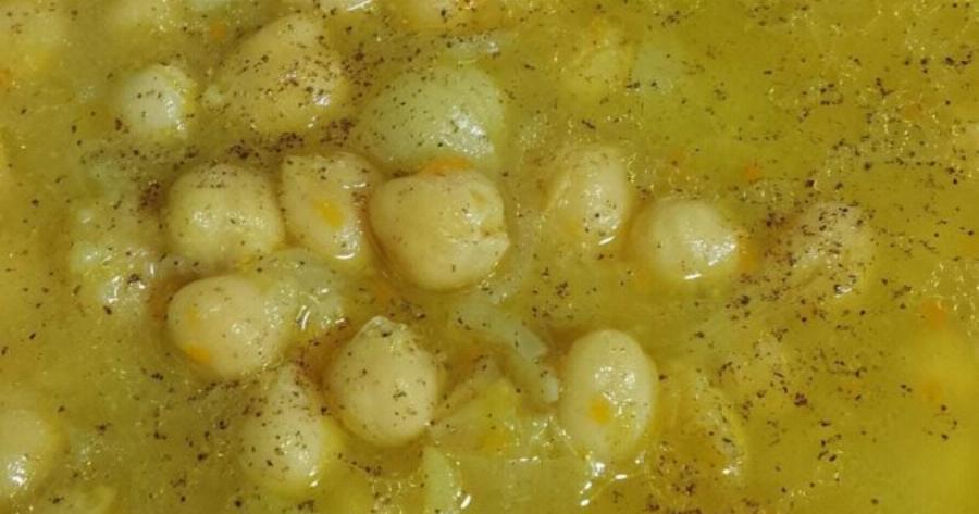 Χυλωμένα ρεβίθια με πράσα που λιώνουν στο στόμα – Θα τα φτιάχνετε ξανά και ξανά!