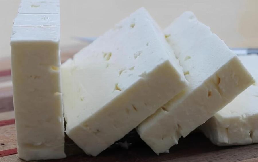 «Κολπατζού» η γιαγιά: Έτσι θα διατηρήσεις τη φέτα για μήνες – Αρκεί μόνο 1 υλικό