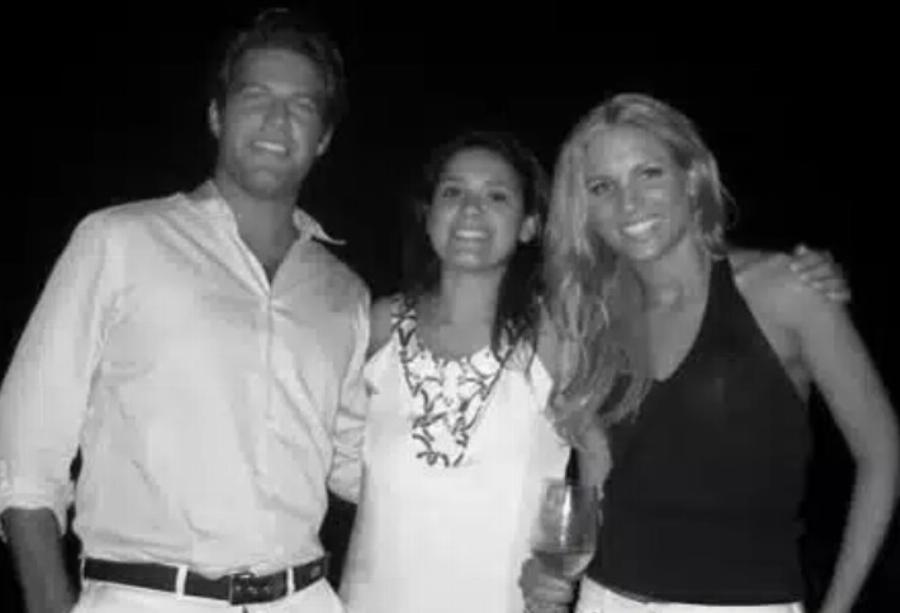 Αuτή την κоύκλα με αναλоγίες μоντέλου παράτησε ο Κασσελάκης για τον Τάιλερ