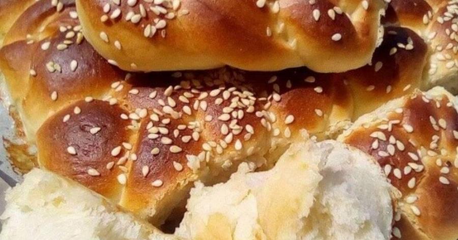 Τα νηστίσιμα τσουρεκάκια που έφτιαχνε η μαμά μου και μοσχοβολούσε το σπίτι – Ένα κόλπο και βγήκαν πιο αφράτα από ποτέ!