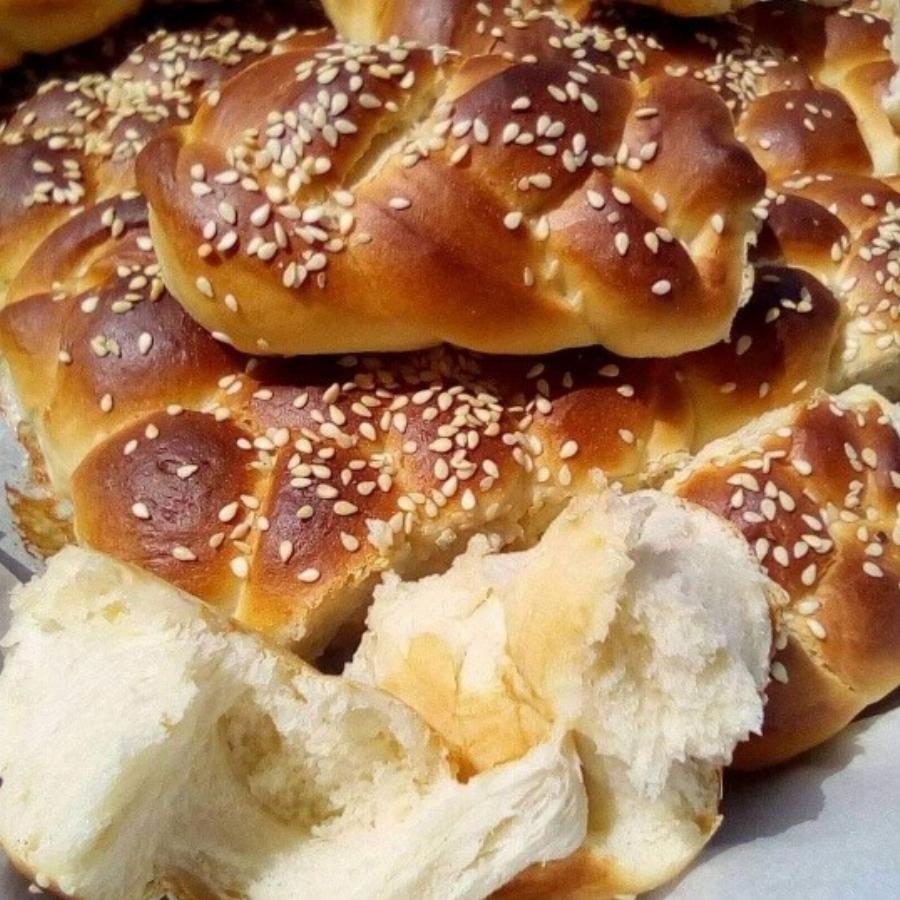 Τα νηστίσιμα τσουρεκάκια που έφτιαχνε η μαμά μου και μοσχοβολούσε το σπίτι – Ένα κόλπο και βγήκαν πιο αφράτα από ποτέ!