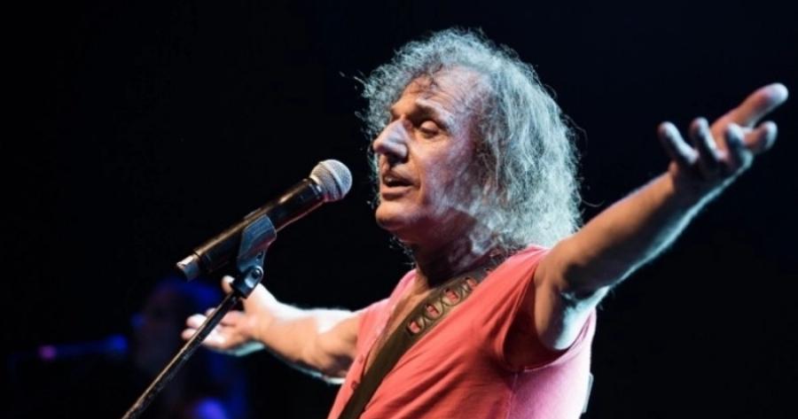 Μόλις μαθεύτnκε για τον τραγουδιστή, Βασίλη Παπακωνσταντίνου