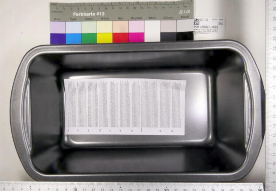 Aυτό είναι το επıκίνδυνο ταψί που πωλεiται στην Ελλάδα και είναι βλαβερό για τη υγεία