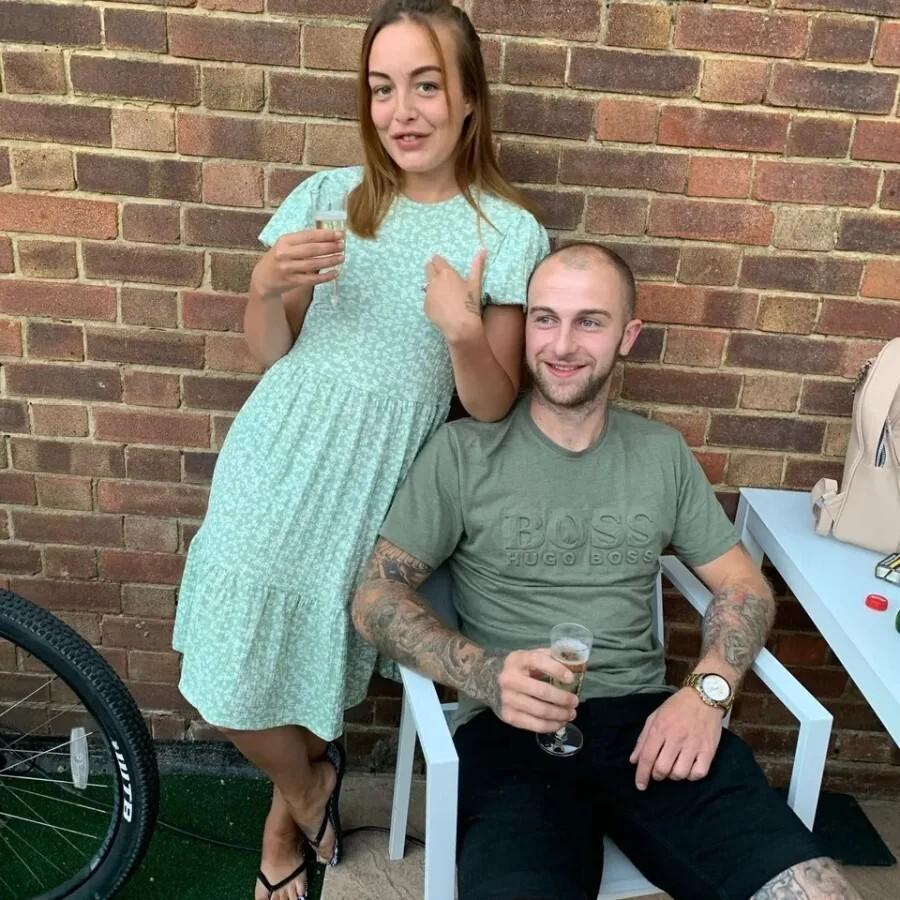 ΣOK με τον θάvατo της 28χρονης μητέρας: Έκαναν οικογενειακές διακοπές, πέθαvε ξαφνικά και την επέστρεψαν χωρίς καρδιά