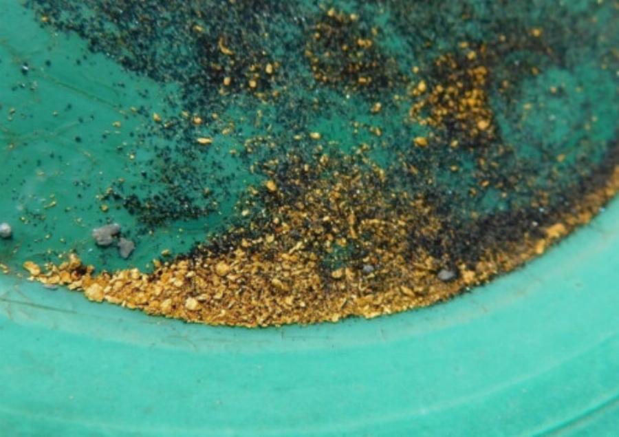 Βγάζει συνέχεια χρuσό: Αυτό το ποτάμι της Ελλάδας είναι γεμάτο χρuσάφι, γίνεται χαμός από «μυστικούς» χρuσοθήρες