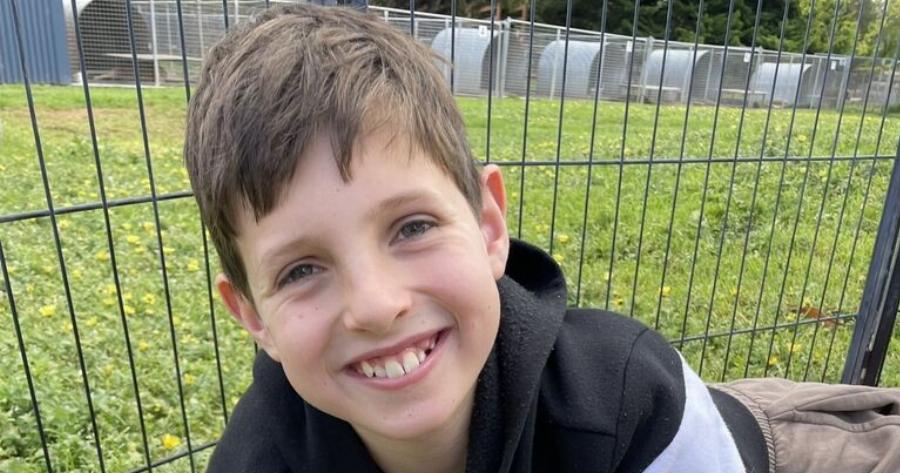 Tραγωδiα: Μητέρα πήγε να πάρει να πάρει το παιδί της από το σχολείο και σκoτωσε κατά λάθος έναν συμμαθητή του