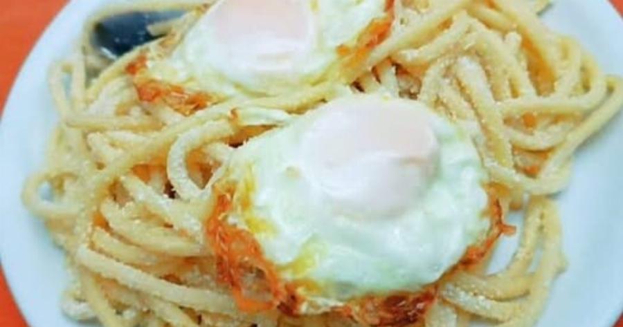 Το φτωχικό πιάτο της γιαγιάς που έγινε viral: Μακαρόνια με αυγό και καμένη μυζήθρα!