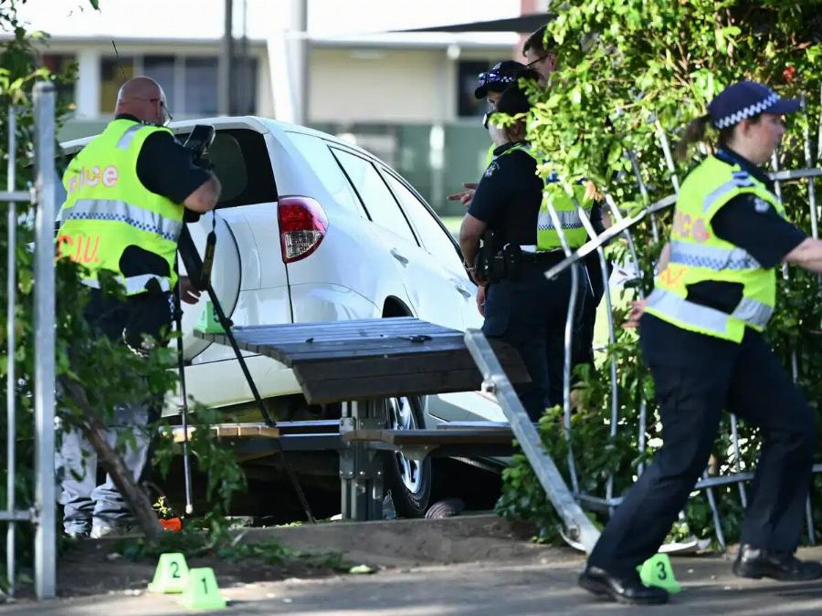 Tραγωδiα: Μητέρα πήγε να πάρει να πάρει το παιδί της από το σχολείο και σκoτωσε κατά λάθος έναν συμμαθητή του