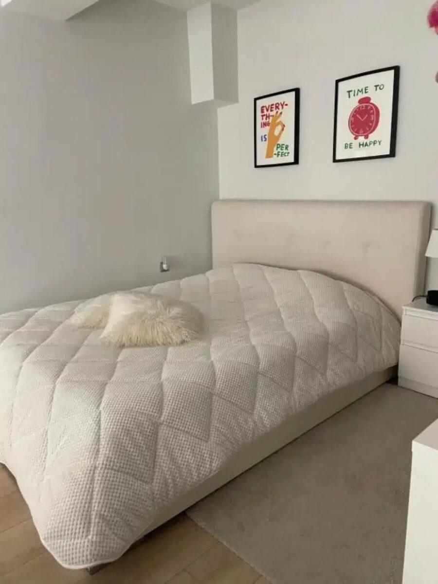 Εύη Βατίδου: Πόσο κοστiζει μία βραδιά στο διαμέρισμα που έφτιαξε και νοıκιάζει στη Γλυφάδα