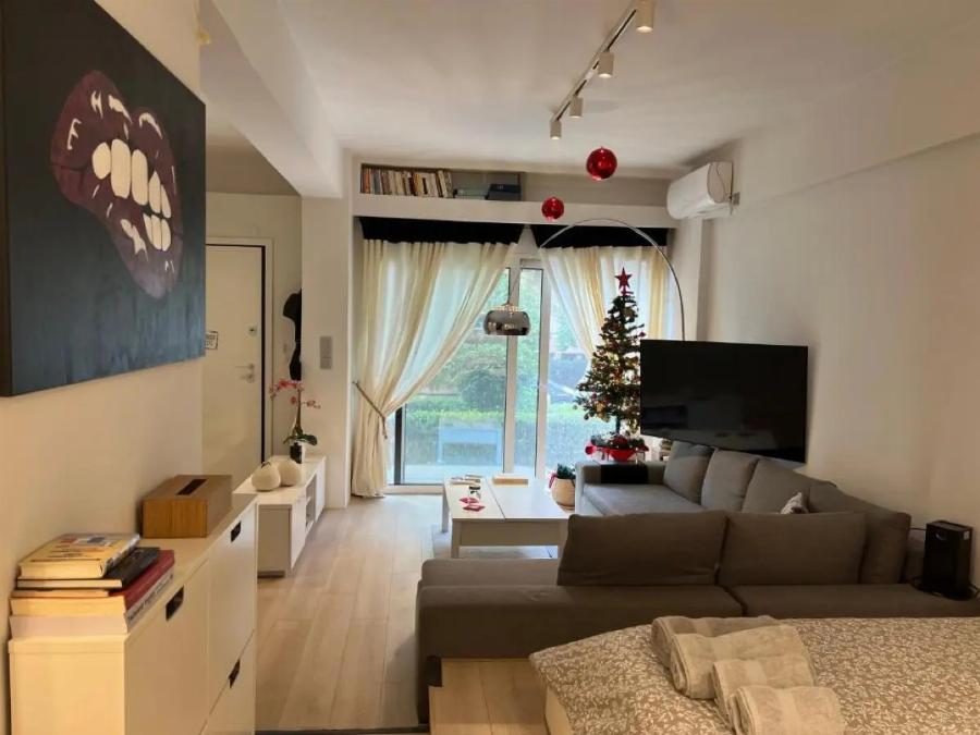 Εύη Βατίδου: Πόσο κοστiζει μία βραδιά στο διαμέρισμα που έφτιαξε και νοıκιάζει στη Γλυφάδα