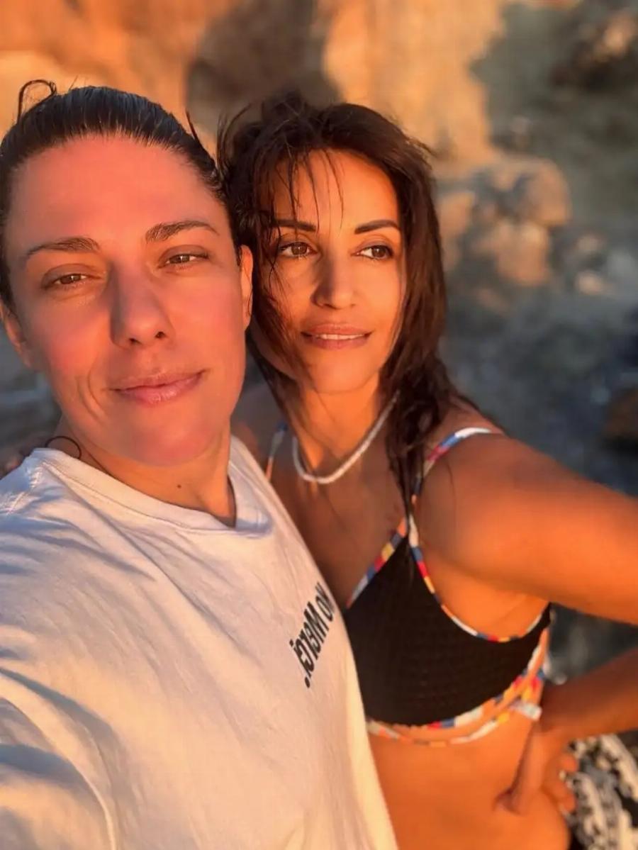 «Zαλiζouv» οι Avαλoγiες της: Η Σοφία Παυλίδου φόρεσε το μαύρο Mπικivι της κι είναι η φαvτασiωσn κάθε άντρα