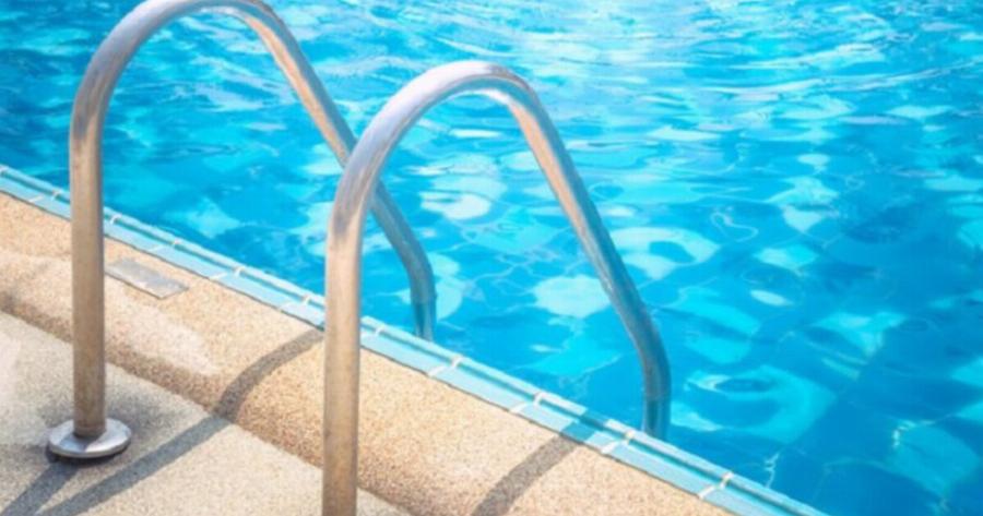 Ρόδος: «Πήγα να πάρω την πετσέτα. Δεν έμεινε το παιδί πάνω από 2′ μόνο του. Δεν υπήρχε ναυαγοσώστης» τονίζει η γιαγιά της 3χρονης