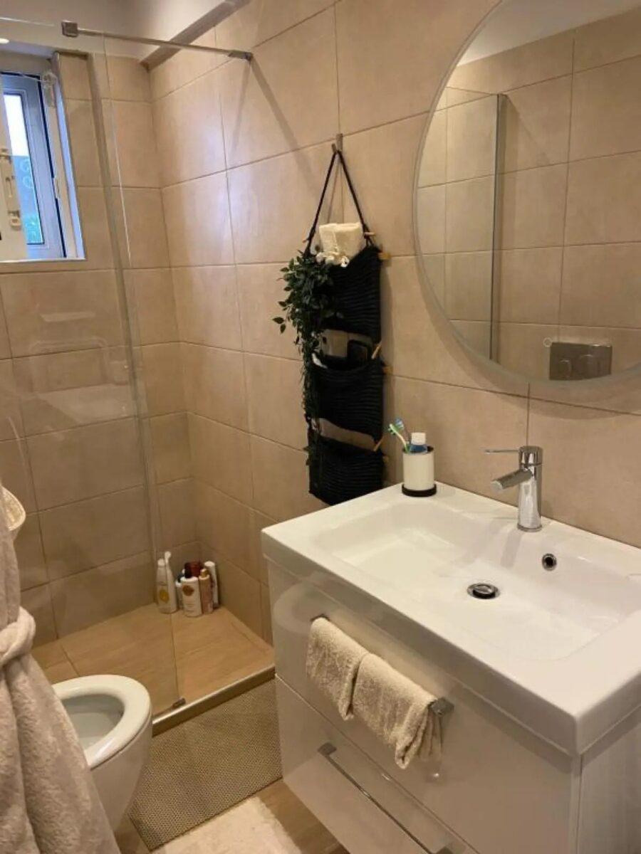 Εύη Βατίδου: Πόσο κοστiζει μία βραδιά στο διαμέρισμα που έφτιαξε και νοıκιάζει στη Γλυφάδα