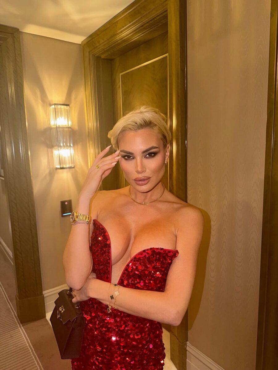 Η προκλητική εμφάνιση της Παναγιώταρου στο Ντουμπάι – Αναστάτωσε τους Άραβες