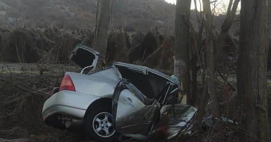Ξεψύχησαν ο ένας δίπλα στον άλλον, κηδεύτηκαν μαζί: Δάκρυσε η Παναγία στις κηδείες του 16χρονου Κώστα & του 18χρονου Σταύρου