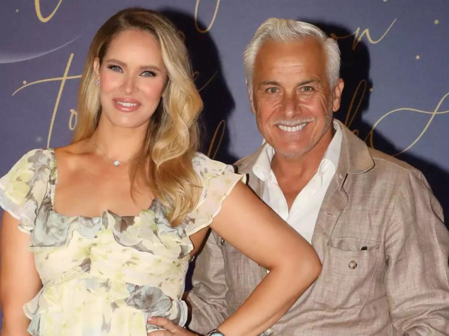 Χάρης Χριστόπουλος – Αννίτα Μπραντ: Yποδέχτηκαν το τρίτο τους παιδί κάτω από άκρα μυστικότητα – Το φύλο του μωρού