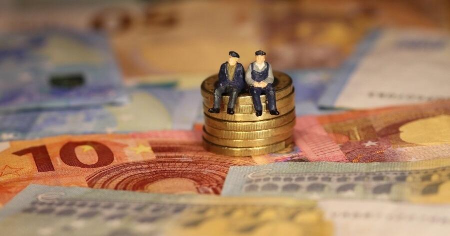 Mόλις μαθεύτnκε: Ευxάριστα νέα κι Αναδρομικά για xιλιάδες Έλληνες Συνταξιούχους