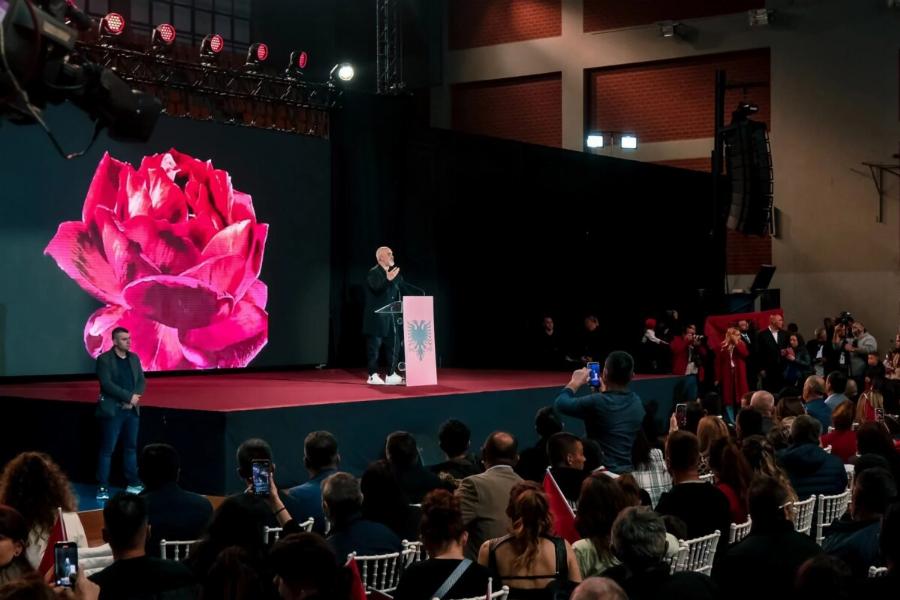 Ράμα από Χανιά: «Κοιμόσασταν στα χωράφια, τώρα είστε ισότιμοι πολίτες – Ζńτω η Αλβανία και η Ελλάδα»