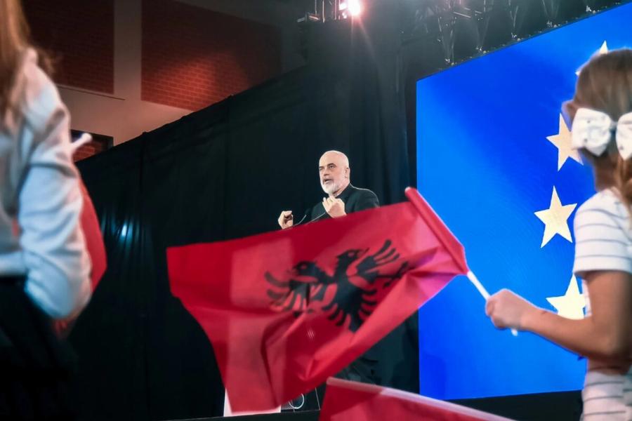 Ράμα από Χανιά: «Κοιμόσασταν στα χωράφια, τώρα είστε ισότιμοι πολίτες – Ζńτω η Αλβανία και η Ελλάδα»