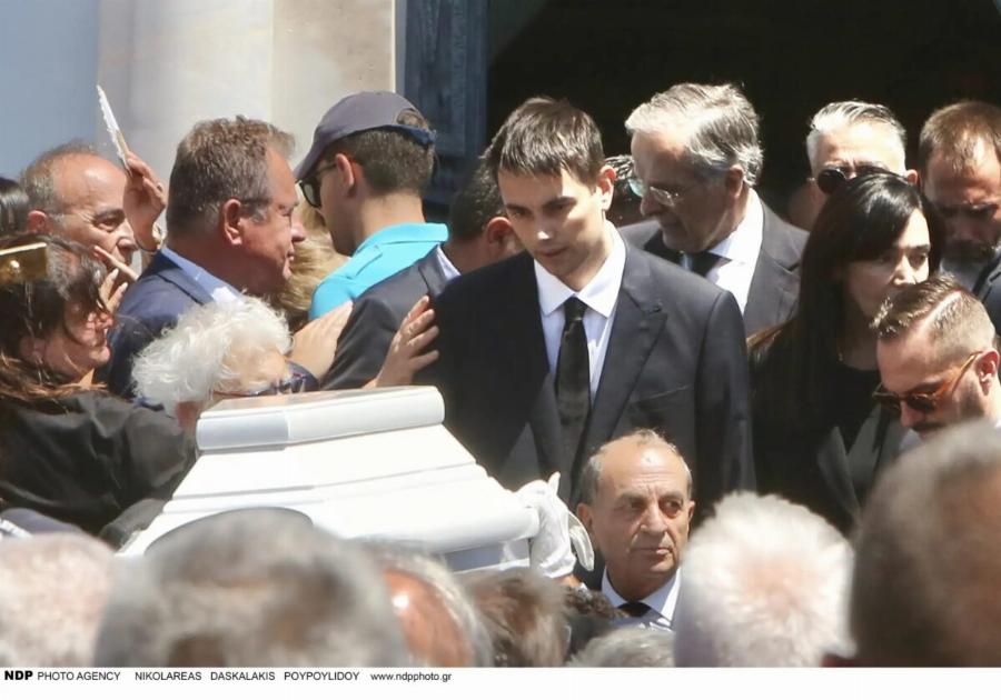 «Σε μια άδεια εκκλησία η Γεωργία Σαμαρά ζήτησε να ανοίξουν το φέρετρο κι έκλαψε με λυγμούς την κόρη της»