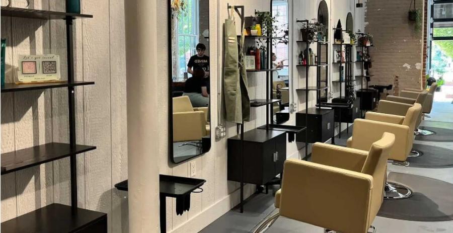 Έβαλαν βομβα σε πασίγνωστό κομμωτήριο