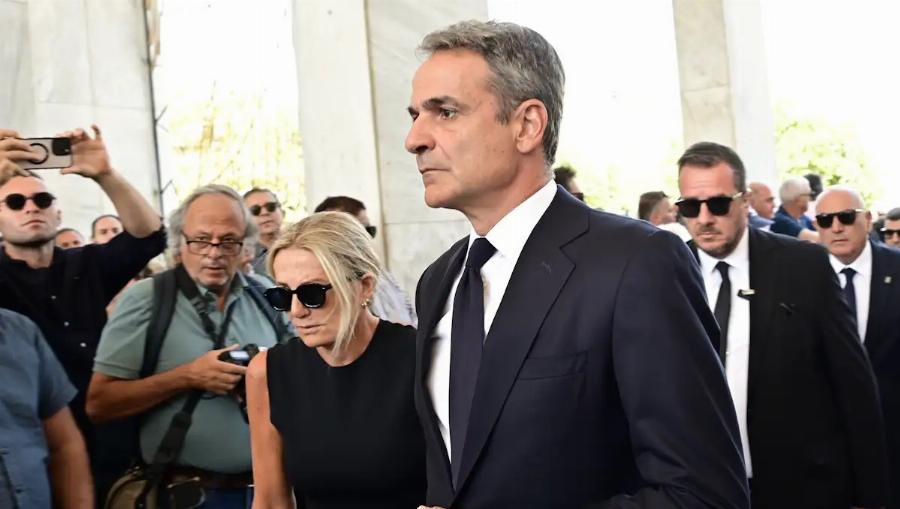 «Σε μια άδεια εκκλησία η Γεωργία Σαμαρά ζήτησε να ανοίξουν το φέρετρο κι έκλαψε με λυγμούς την κόρη της»