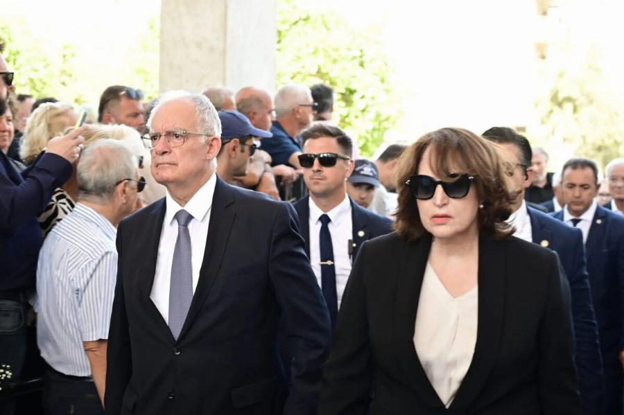 «Σε μια άδεια εκκλησία η Γεωργία Σαμαρά ζήτησε να ανοίξουν το φέρετρο κι έκλαψε με λυγμούς την κόρη της»