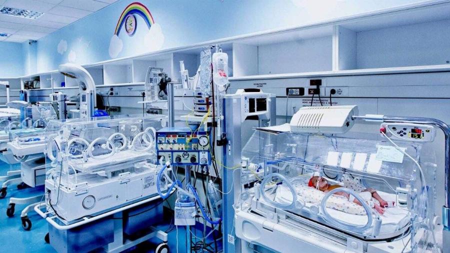 Αδιανόητη τραγωδiα, τουλάχιστον 1 μωρό νεκpό, χαροπαλεύουν άλλα 6: Τα τάισαν οινόπνευμα σε μεγάλο νοσοκομείο – Το μπέρδεψαν νερό