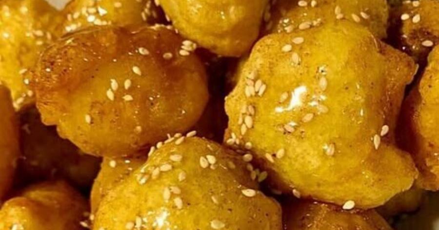 Οι λουκουμάδες της γιαγιάς που εξαφανίζονται στο λεπτό – Τραγανοί απ’ έξω, αφράτοι μέσα!