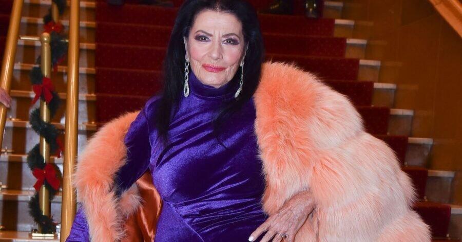 Εσπευσμένα στο νοσοκομείο η Ζωζώ Σαπουντζάκη- Αγωνία για τη σπουδαία ηθοποιό, στο πλευρό της οι συνεργάτες της