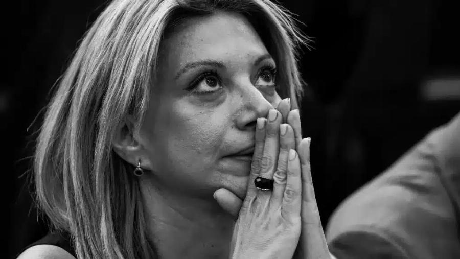 Σοφία Βογιατζάκη για Μαρία Καρυστιανού: «Σύγχρονη Αντιγόνη, μας ταρακουνά, θυμόμαστε ακόμα ότι είμαστε άνθρωποι»