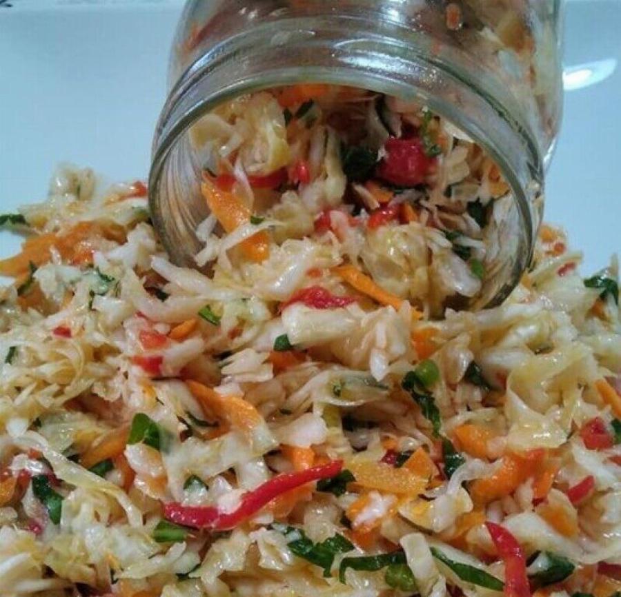 Το μυστικό για τραγανό και πετυχημένο λάχανο τουρσί