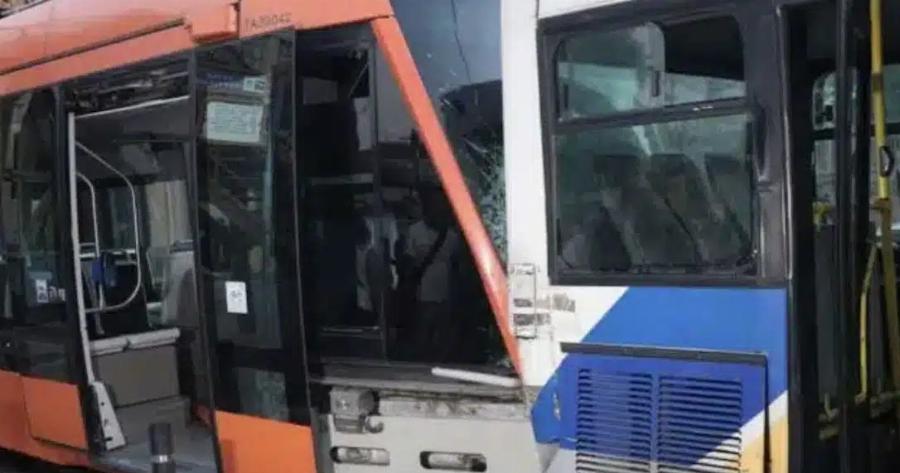 Auτoς είναι ο λόγος της σuγκpouσnς του λεωφορείου με το τραμ στον Πειραιά