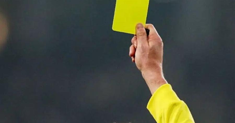 Συνελήφθη ποδοσφαιριστής που δεχόταν σκόπιμα κίτρινες κάρτες