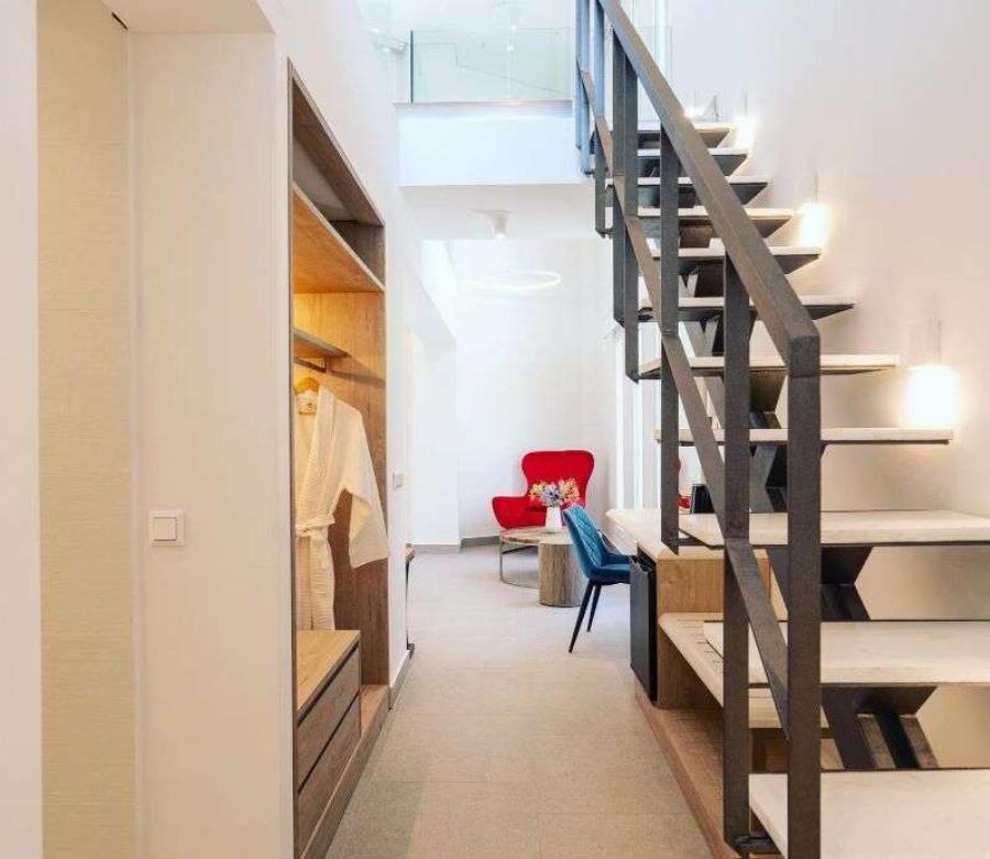 Άφησε τα γκολ ο Δημήτρης Πέλκας, άνοιξε ξενοδοχείο στη Χαλκιδική και είναι η επιτομή της πολυτελείας