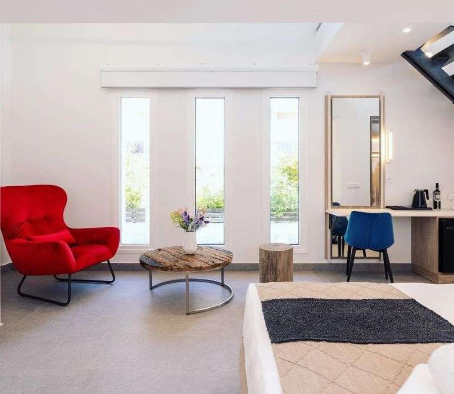 Άφησε τα γκολ ο Δημήτρης Πέλκας, άνοιξε ξενοδοχείο στη Χαλκιδική και είναι η επιτομή της πολυτελείας