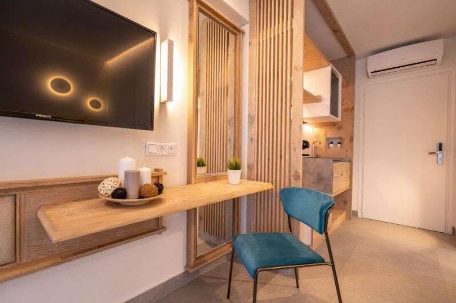 Άφησε τα γκολ ο Δημήτρης Πέλκας, άνοιξε ξενοδοχείο στη Χαλκιδική και είναι η επιτομή της πολυτελείας