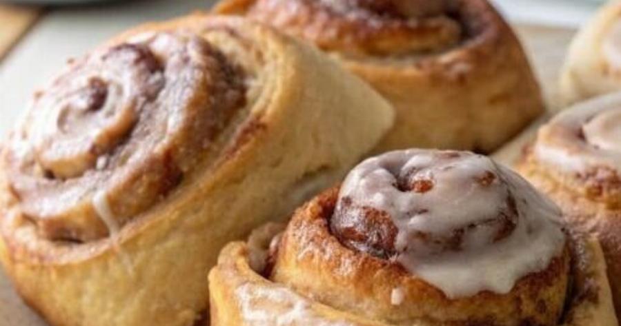 Αφράτα cinnamon rolls με κανέλα – εύκολη συνταγή για σπιτικά ρολάκια
