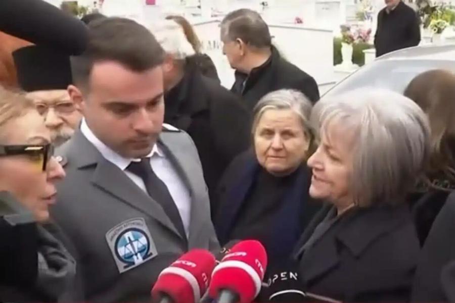 «Kακόψuxo αφεντικό σας»: Πήρε θέση για την ανάρτησή της η μητέρα του Βασίλη Καλογήρου