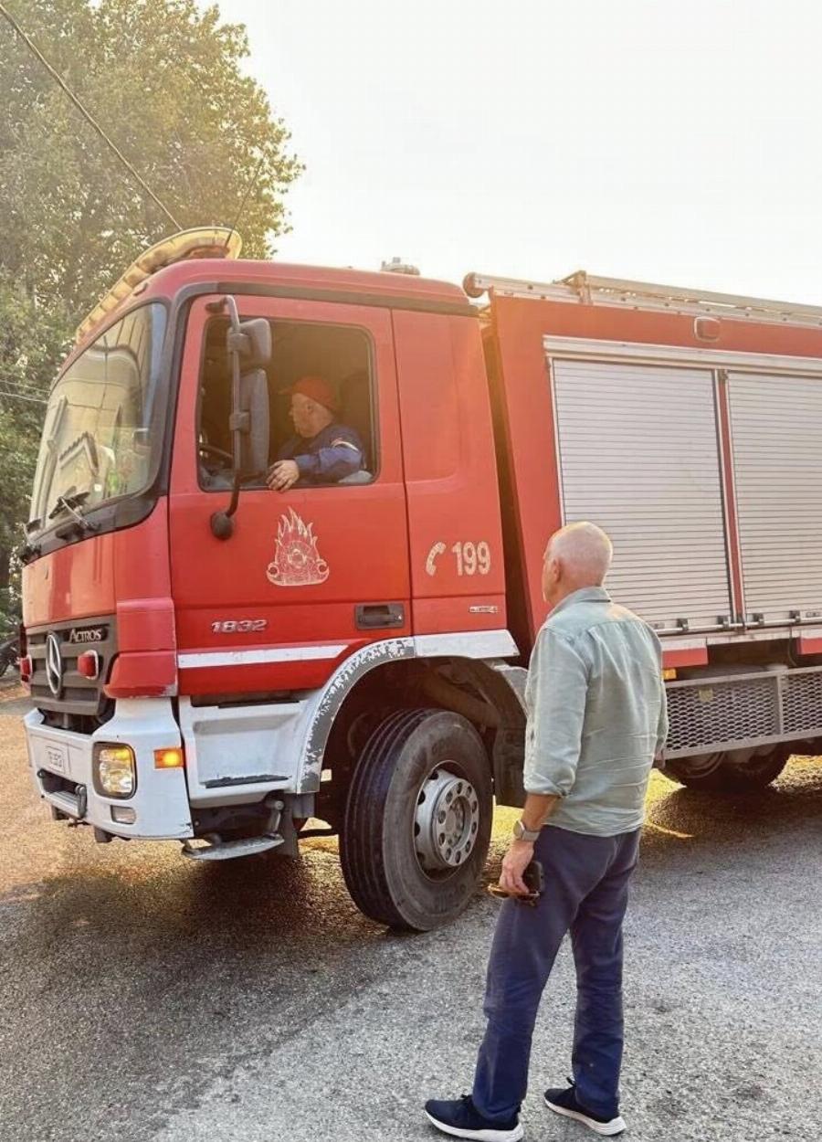 Στην Αχαΐα ο Γιώργος Παπανδρέου – Επισκέφθηκε τις περιοχές που πλήττονται από τις πυρκαγιές
