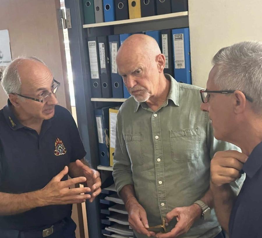 Στην Αχαΐα ο Γιώργος Παπανδρέου – Επισκέφθηκε τις περιοχές που πλήττονται από τις πυρκαγιές